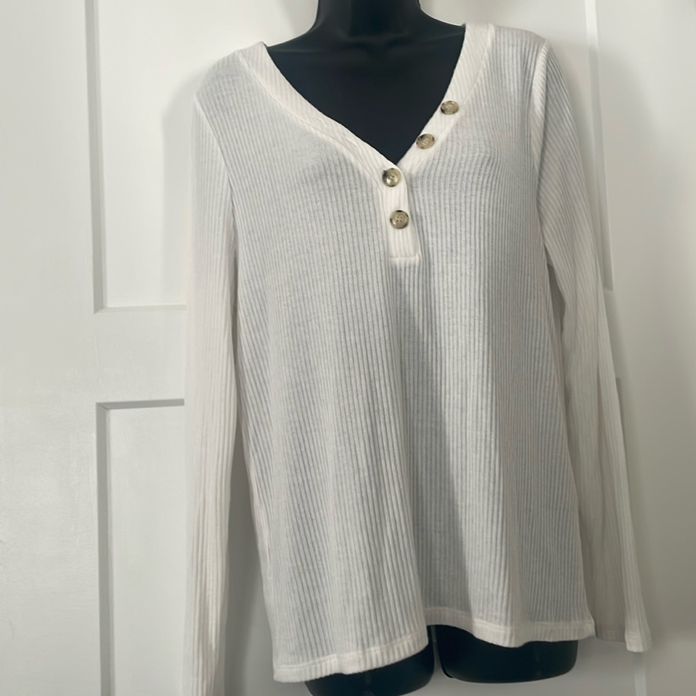 Lucky Brand size XL ivory long sleeved neck waffle knit blouse lightweight